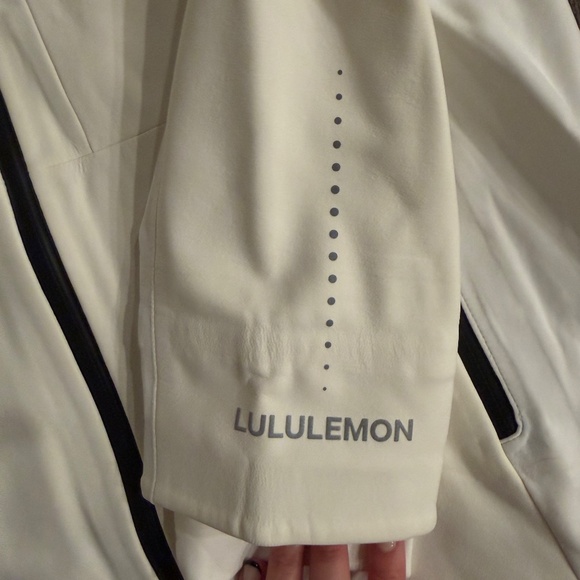 Lululemon Glyde Softshell Jacket - Picture 4 of 7